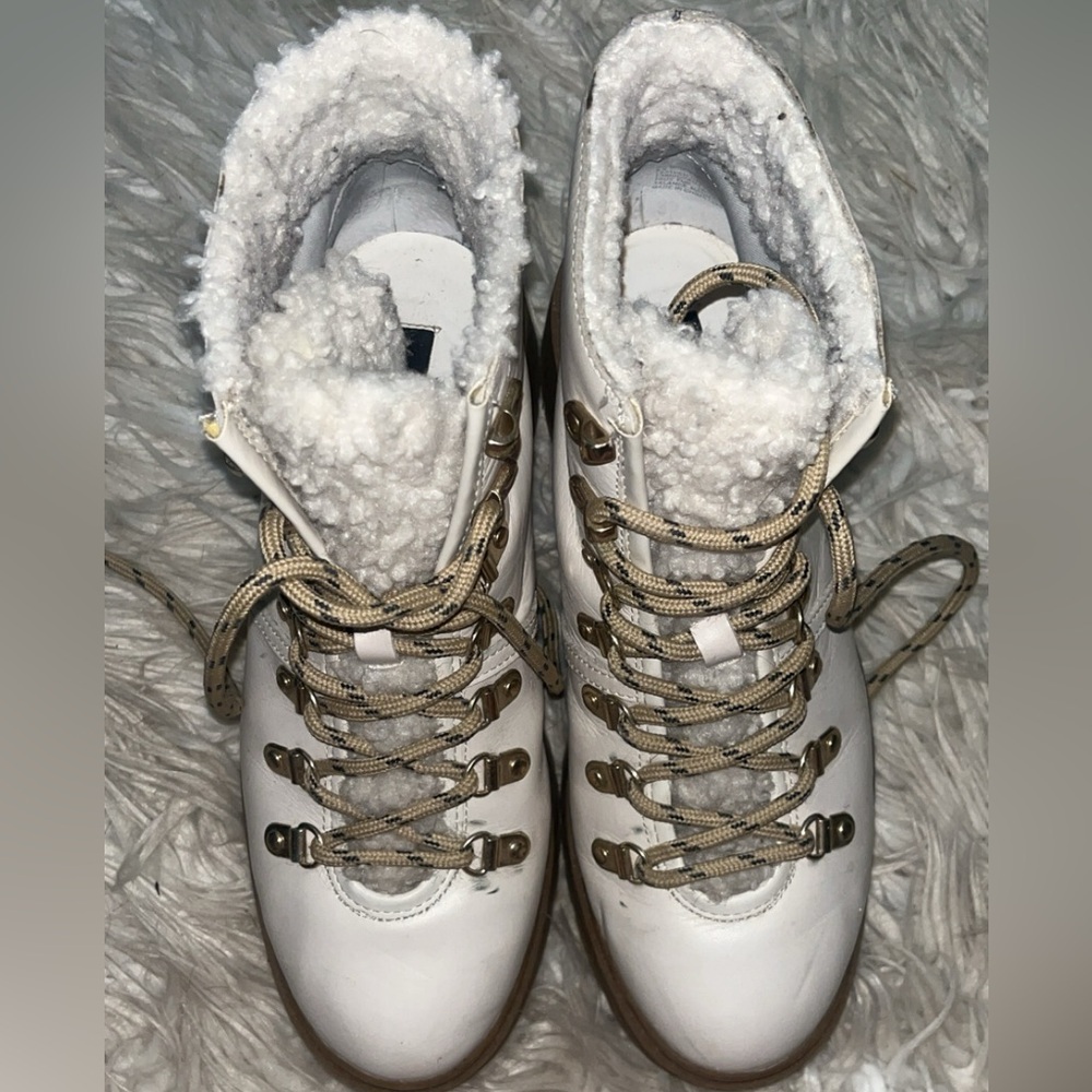 Women’s Aqua Miranda boots. Gently worn